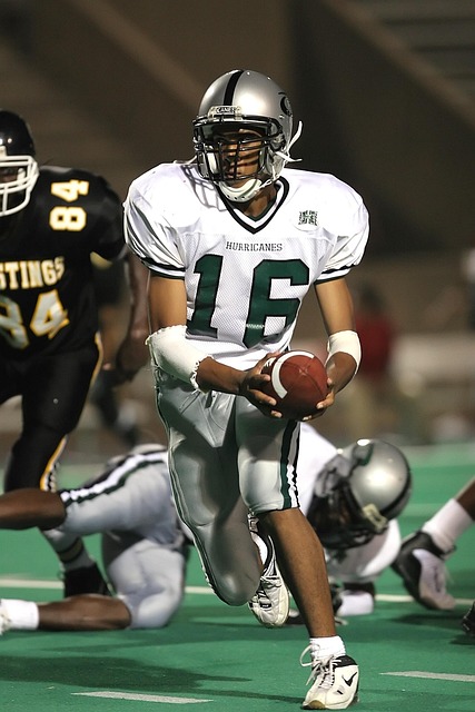 满悬念的举 满悬念的举