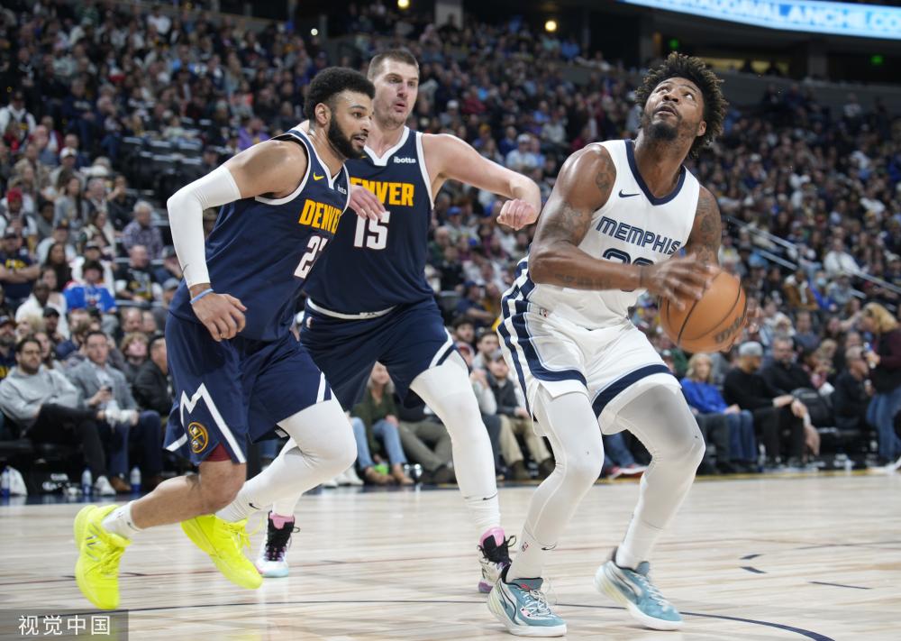 在经济学和 在经济学和